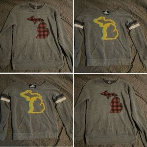 BUNDLE - 2 Sweatshirts - 2 Michigan sweatshirts